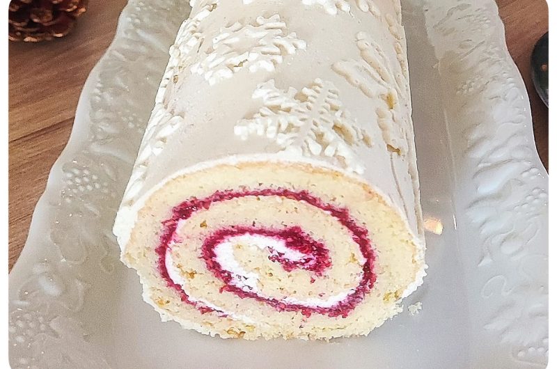 BÛCHE ROULEE VANILLE ET FRAMBOISE