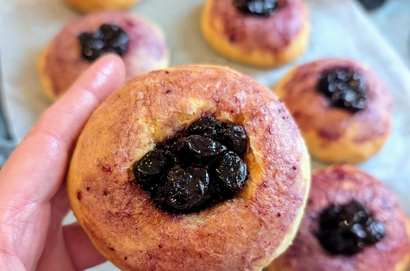 BEIGNETS AU FOUR A LA CONFITURE DE MYRTILLES